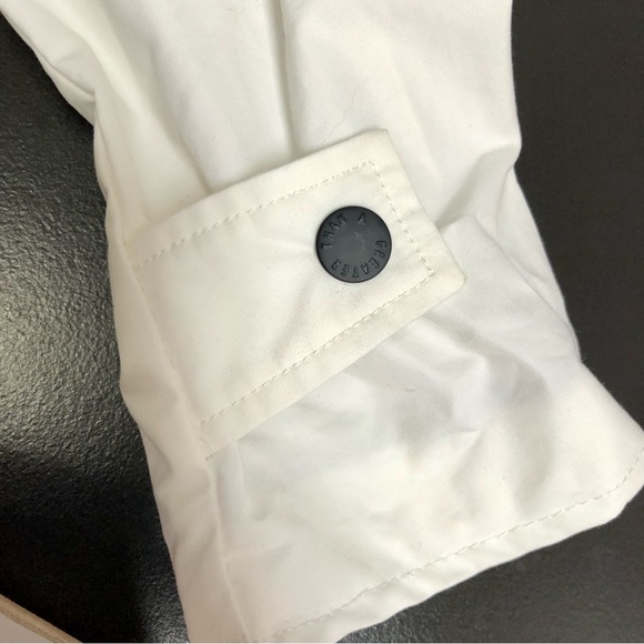 NWT Greater Than A White Bomber Jacket Lightweight Black Contrast Hardware sz M - Picture 3 of 12